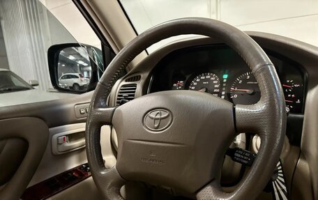 Toyota Land Cruiser 100 рестайлинг 2, 2000 год, 2 450 000 рублей, 37 фотография