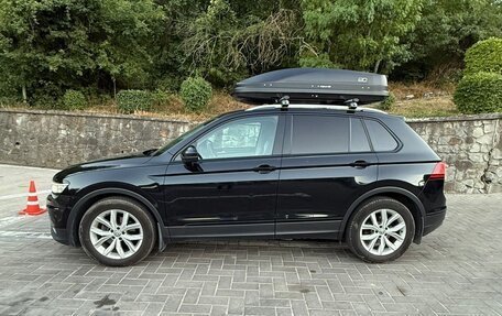Volkswagen Tiguan II, 2018 год, 2 500 000 рублей, 5 фотография