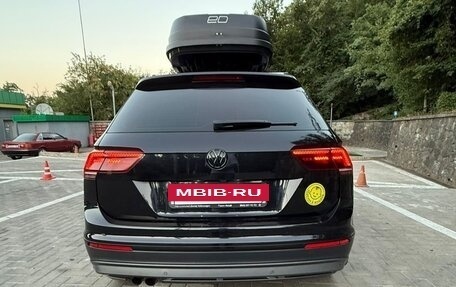 Volkswagen Tiguan II, 2018 год, 2 500 000 рублей, 4 фотография