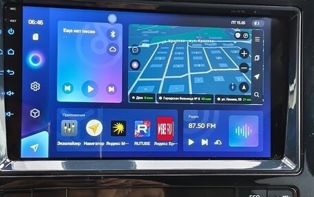 Toyota Prius IV XW50, 2016 год, 1 700 000 рублей, 8 фотография