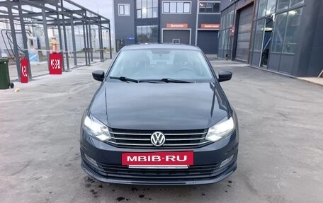 Volkswagen Polo VI (EU Market), 2017 год, 900 000 рублей, 2 фотография