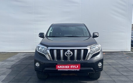 Toyota Land Cruiser Prado 150 рестайлинг 2, 2014 год, 3 200 000 рублей, 2 фотография