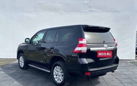 Toyota Land Cruiser Prado 150 рестайлинг 2, 2014 год, 3 200 000 рублей, 6 фотография