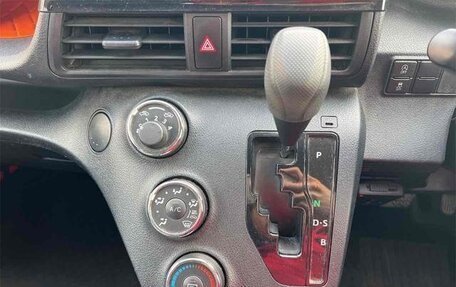 Toyota Sienta II, 2017 год, 1 200 000 рублей, 12 фотография