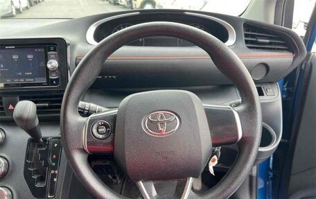 Toyota Sienta II, 2017 год, 1 200 000 рублей, 11 фотография