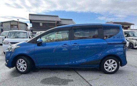Toyota Sienta II, 2017 год, 1 200 000 рублей, 7 фотография