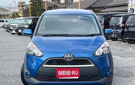 Toyota Sienta II, 2017 год, 1 200 000 рублей, 8 фотография