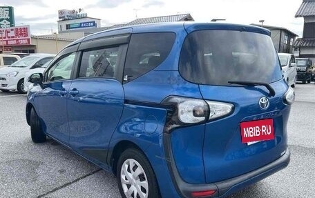 Toyota Sienta II, 2017 год, 1 200 000 рублей, 6 фотография