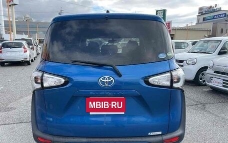 Toyota Sienta II, 2017 год, 1 200 000 рублей, 5 фотография