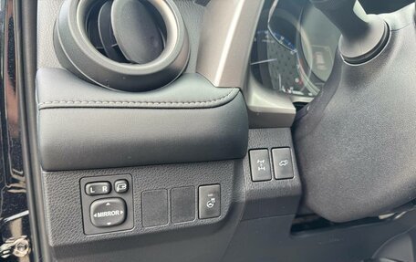 Toyota RAV4, 2018 год, 2 650 000 рублей, 15 фотография