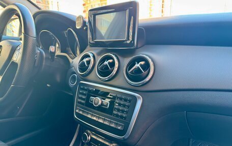 Mercedes-Benz GLA, 2015 год, 1 999 000 рублей, 17 фотография
