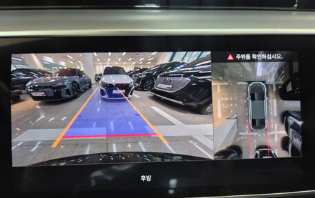Audi A8, 2023 год, 10 300 000 рублей, 14 фотография