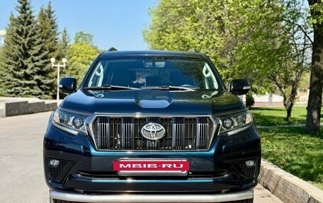 Toyota Land Cruiser Prado 150 рестайлинг 2, 2021 год, 6 699 999 рублей, 5 фотография