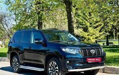 Toyota Land Cruiser Prado 150 рестайлинг 2, 2021 год, 6 699 999 рублей, 3 фотография