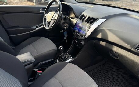 Hyundai Solaris II рестайлинг, 2012 год, 610 000 рублей, 15 фотография