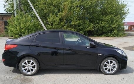 Hyundai Solaris II рестайлинг, 2012 год, 680 000 рублей, 4 фотография