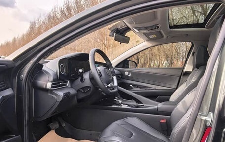 Hyundai Elantra, 2023 год, 2 000 000 рублей, 13 фотография