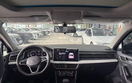 Volkswagen Tiguan II, 2022 год, 2 625 000 рублей, 6 фотография
