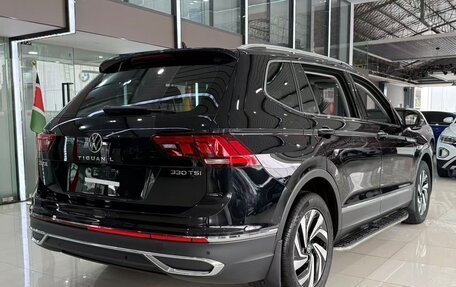 Volkswagen Tiguan II, 2022 год, 2 625 000 рублей, 9 фотография
