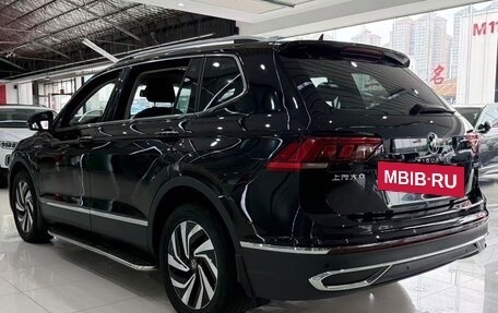 Volkswagen Tiguan II, 2022 год, 2 625 000 рублей, 8 фотография