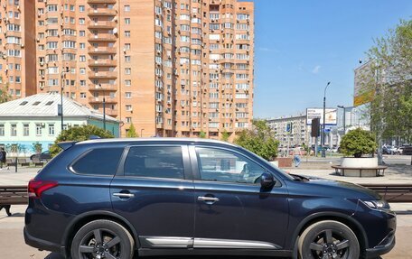 Mitsubishi Outlander III рестайлинг 3, 2019 год, 2 490 000 рублей, 3 фотография