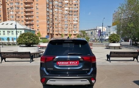 Mitsubishi Outlander III рестайлинг 3, 2019 год, 2 490 000 рублей, 6 фотография