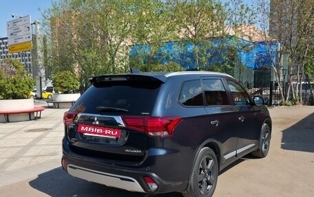 Mitsubishi Outlander III рестайлинг 3, 2019 год, 2 490 000 рублей, 7 фотография