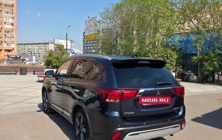 Mitsubishi Outlander III рестайлинг 3, 2019 год, 2 490 000 рублей, 8 фотография