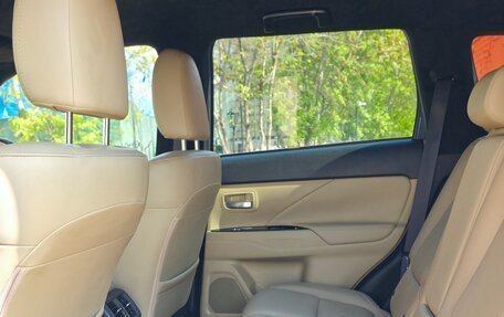Mitsubishi Outlander III рестайлинг 3, 2019 год, 2 490 000 рублей, 15 фотография