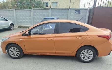 Hyundai Solaris II рестайлинг, 2019 год, 900 000 рублей, 3 фотография