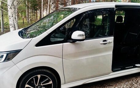 Honda Stepwgn IV, 2022 год, 1 960 000 рублей, 4 фотография