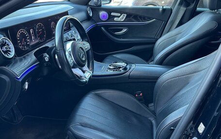 Mercedes-Benz E-Класс, 2019 год, 3 200 000 рублей, 9 фотография