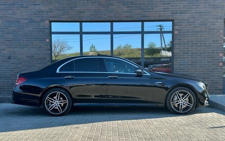Mercedes-Benz E-Класс, 2019 год, 3 200 000 рублей, 5 фотография