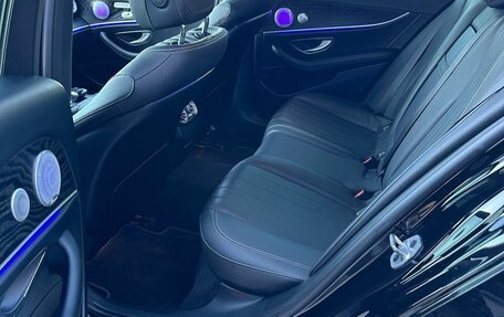 Mercedes-Benz E-Класс, 2019 год, 3 200 000 рублей, 12 фотография