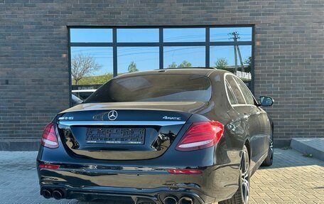 Mercedes-Benz E-Класс, 2019 год, 3 200 000 рублей, 4 фотография