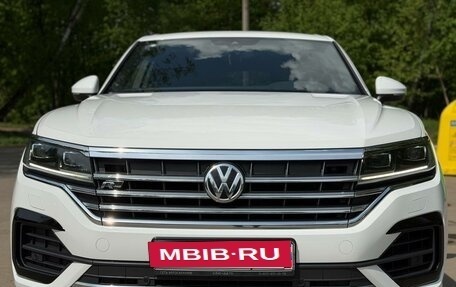 Volkswagen Touareg III, 2018 год, 5 750 000 рублей, 1 фотография