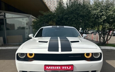 Dodge Challenger III рестайлинг 2, 2020 год, 4 090 000 рублей, 1 фотография