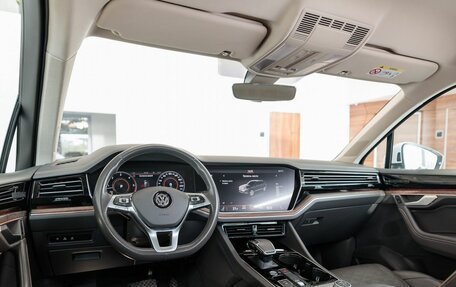 Volkswagen Touareg III, 2019 год, 4 990 000 рублей, 11 фотография