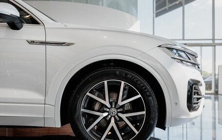 Volkswagen Touareg III, 2019 год, 4 990 000 рублей, 7 фотография