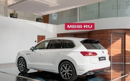 Volkswagen Touareg III, 2019 год, 4 990 000 рублей, 2 фотография