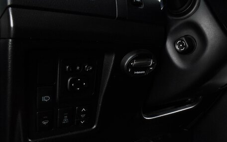 Toyota Land Cruiser Prado 150 рестайлинг 2, 2011 год, 2 999 000 рублей, 15 фотография