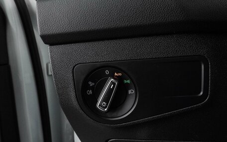 Volkswagen Tiguan II, 2021 год, 2 347 000 рублей, 14 фотография