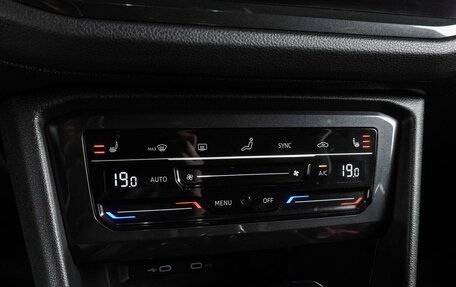 Volkswagen Tiguan II, 2021 год, 2 347 000 рублей, 20 фотография