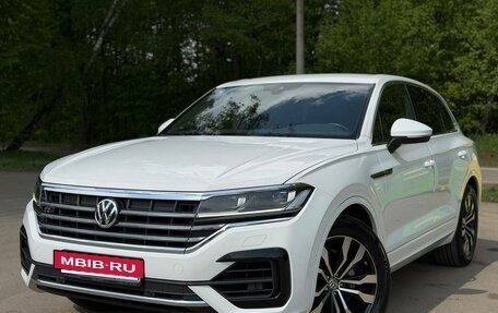 Volkswagen Touareg III, 2018 год, 5 750 000 рублей, 4 фотография