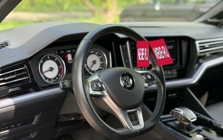Volkswagen Touareg III, 2018 год, 5 750 000 рублей, 11 фотография