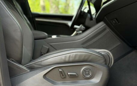 Volkswagen Touareg III, 2018 год, 5 750 000 рублей, 24 фотография