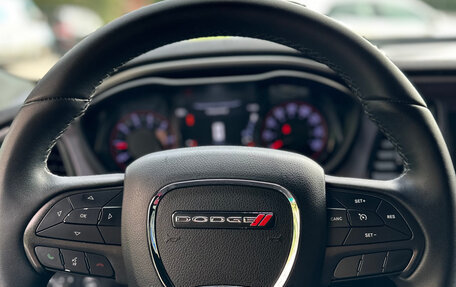 Dodge Challenger III рестайлинг 2, 2020 год, 4 090 000 рублей, 3 фотография