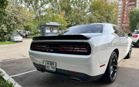 Dodge Challenger III рестайлинг 2, 2020 год, 4 090 000 рублей, 8 фотография