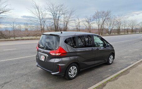 Honda Freed II, 2018 год, 1 600 000 рублей, 2 фотография