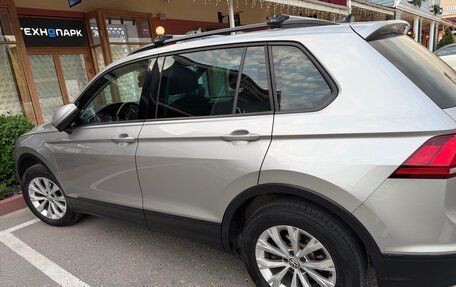 Volkswagen Tiguan II, 2019 год, 2 390 000 рублей, 6 фотография